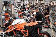 Die Produktion in Mattighofen läuft im Einschichtbetrieb.