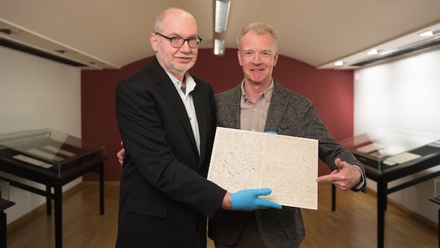 Ulrich Leisinger, Leiter Wissenschaftliche Abteilung mit Präsident Johannes Honsig-Erlenburg.