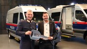 Helmut Tomac (links) und Joe Empl bei der erfolgten Übergabe am Freitag