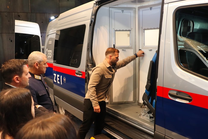 Die Fahrzeuge sind hochmodern ausgestattet.