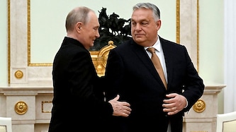 Viele freundschaftliche Gesten zwischen Wladimir Putin und Viktor Orbán während ihres Treffens ...