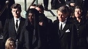 Das politische Trauma der USA: Witwe Jackie und Bruder Bobby 1963  bei der Beerdigung des ...