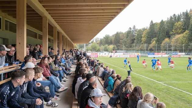 Ausgezeichnet wurde die Waldarena in Velden, ein Sportstandort.