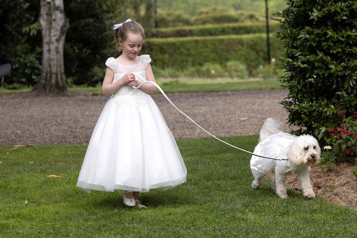 Blumenmädchen Ella mit Ringträger „Toto“