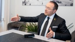 Michael Galibov warnt vor dem zunehmenden Judenhass und sorgt sich auch um die Werte und Kultur ...