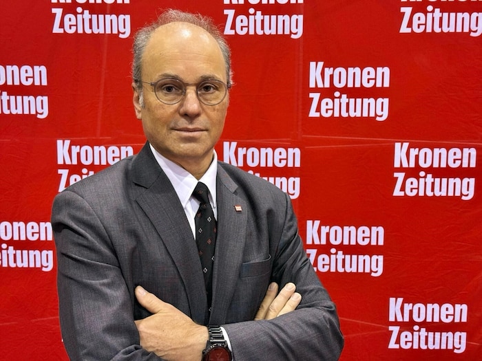 Hannes Mößlacher ist Chefredakteur der Kärntner Krone und Obmann des Vereines „Krone hilft“.