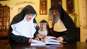 Lesebuch statt Instagram: Die Nonnen pfeifen aufs Internet.