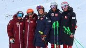 Nina Ortlieb (M.) beim Training in Hippach mit Anna Schilcher, Leonie Zegg, Ricarda Haaser und ...