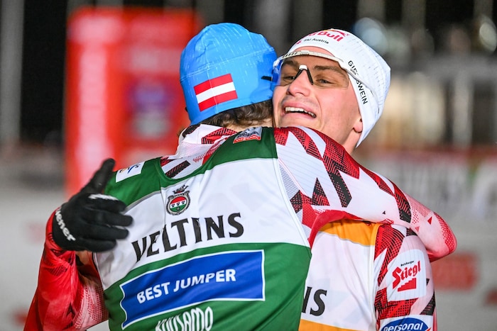 Rettenegger umarmte im Ziel den souveränen Sieger Johannes Lamparter.