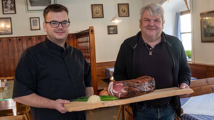 Die Wirte Peter und Lukas Haudum aus Helfenberg.