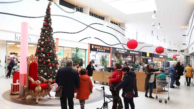 Trotz herrlichen Wetters kamen viele in die Einkaufszentren.