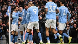 Phil Foden (2. von links) schoss ManCity zum Sieg.