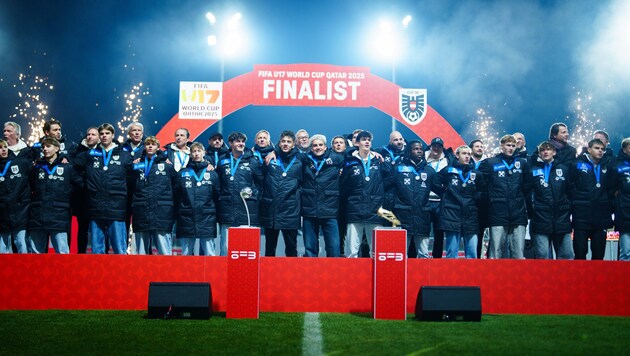 The hit "I am from Austria" by Rainhard Fendrich was not to be missed at the celebrations in ...