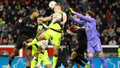 Viele heiße Duelle, aber nur einen Sieger hat es bei Bayer Leverkusen gegen Borussia Dortmund ...