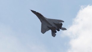 Die MiG-31-Kampfjets wurden aus den MiG-25-Kampfjets (im Bild) entwickelt.