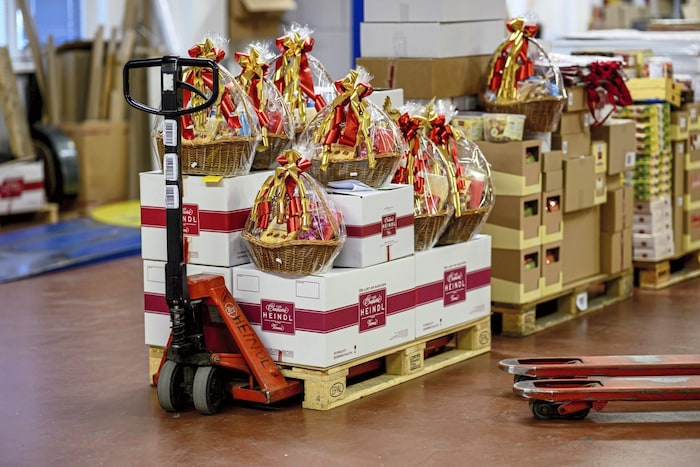 Bereit zum Abtransport ins Weihnachtsgeschäft.