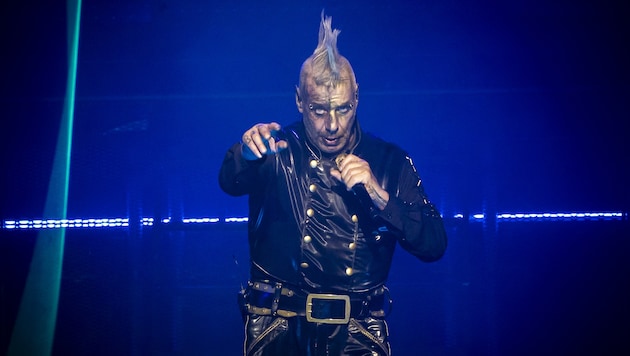 Schießt er gleich mit dem Fleischgewehr? Wenn Till Lindemann kommt, sind Aufregung und ...