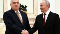 Russlands Machthaber Putin (re.) empfing den ungarischen Premier Orbán am Freitag im Kreml.