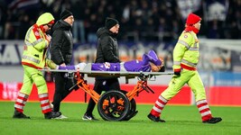 Manprit Sarkaria musste verletzt abtransportiert werden.