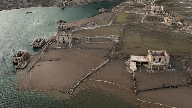 Der Pegel des Mornos-Stausees, der die Wasserversorgung von Athen sicherstellen soll, ist ...