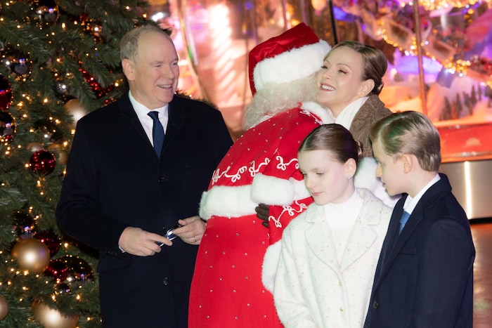 Der Weihnachtsmann begrüßte die Fürstin besonders herzlich.