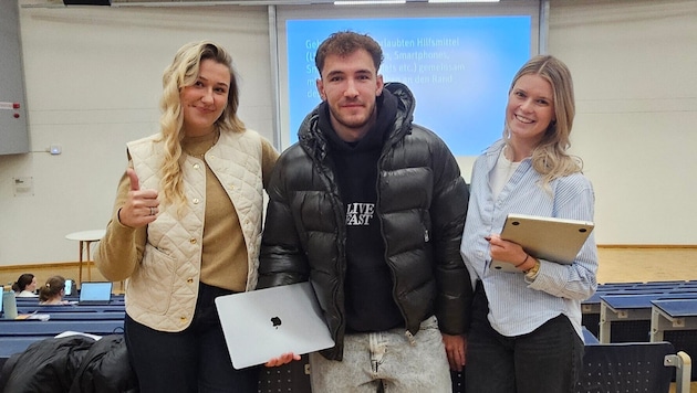 Freya Steinecker (li.) zog von der Uni Graz nach Klagenfurt.