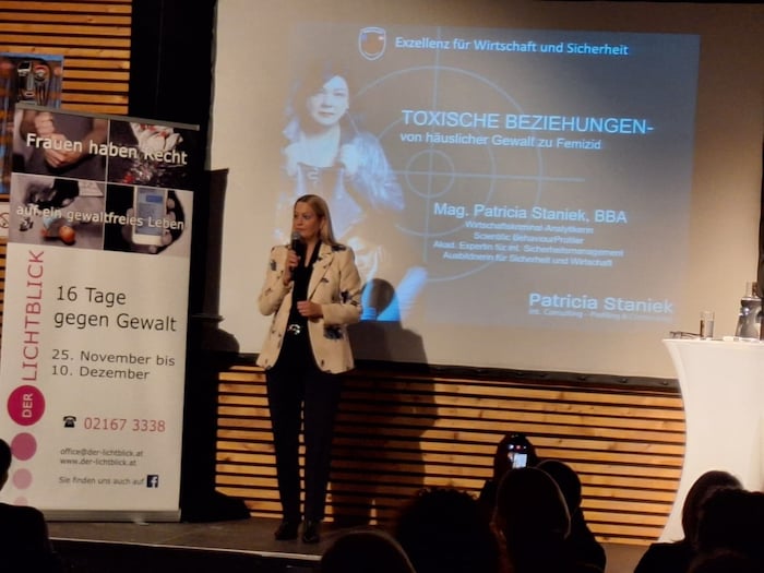 Landesrätin Daniela Winkler begrüßte beim Vortrag Patricia Stanieks im Weinwerk in Neusiedl am ...