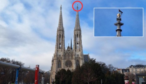 Palästina-Fahnen auf der Votivkirche und auf den Straßen – und das zum ersten Adventwochenende.