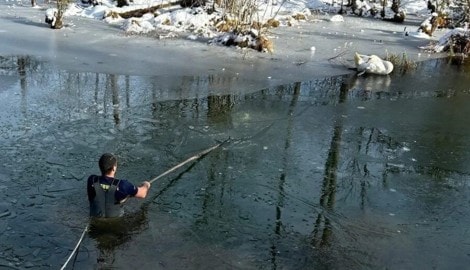 Der eisige Einsatz verlangte den Florianijüngern einiges ab.