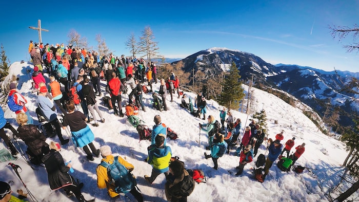 Der Gipfel der Topitza – im Hintergrund die Petzen.