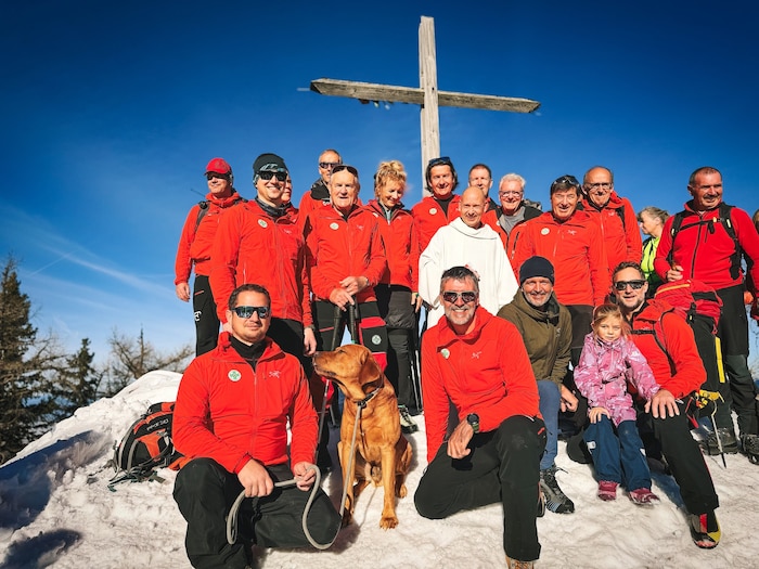 Bergretter der Ortsstelle Bad Eisenkappel, verstärkt durch Klagenfurter Kameraden, sorgten für ...