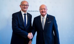 Tirols LH Anton Mattle traf am Freitag bei den Verhandlungen zum Stabilitätspakt mit ...