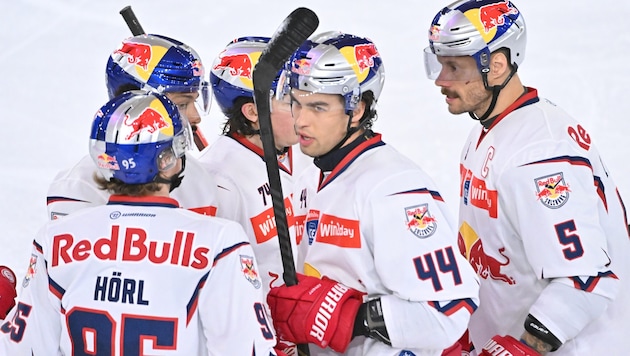 Sieg für die Eisbullen beim HC Innsbruck