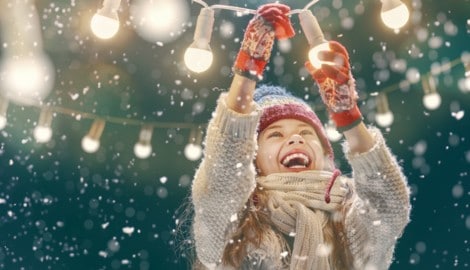 Vor allem Kinder freuen sich über Schnee zu Weihnachten – aber sollte man die Hoffnung langsam ...