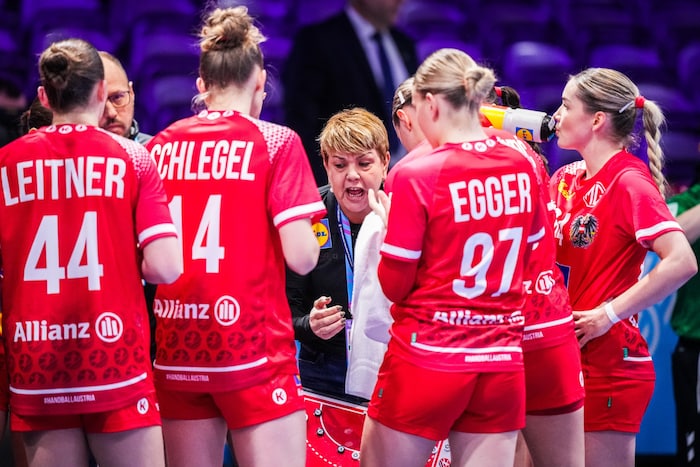 Österreichs Teamchefin Monique Tijsterman trifft Dienstag mit Rot-Weiß-Rot bei der WM auf ihr ...