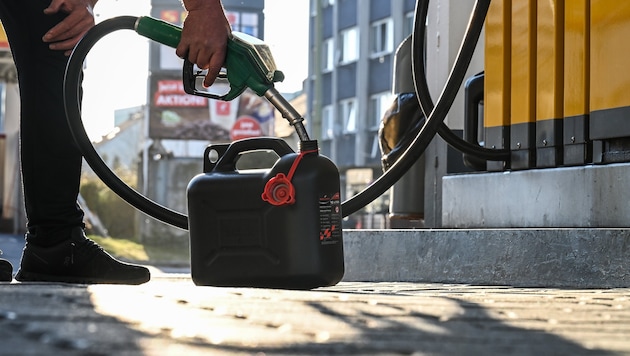 Some of the fuel was filled into canisters. (symbolic image)