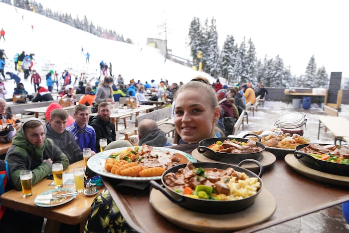 Der frühe Saisonstart sorgt für einen Rückgang bei den Arbeitslosen im Tourismus.