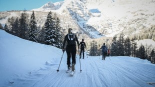 Tourengeher sollten sich in den kommenden zwei Tagen nur auf präparierten Pisten bewegen.