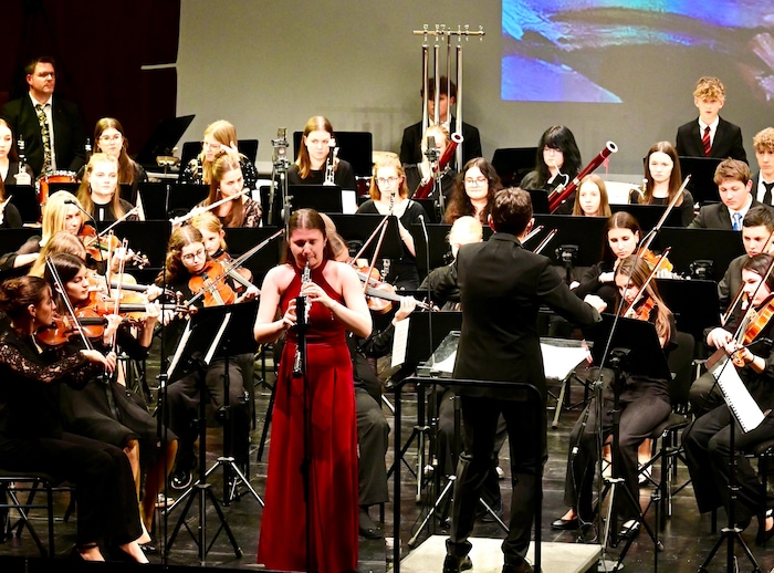 Solistisch glänzte Sophia Brunner an der Oboe.