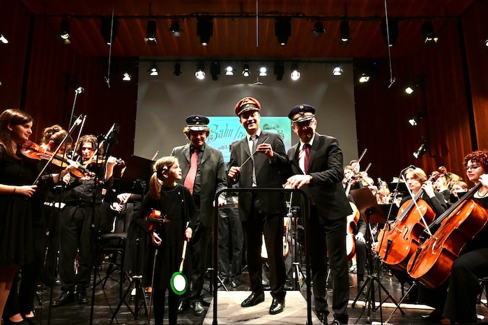 Bahn frei – mit drei Dirigenten und der siebenjährigen Hemma Bach mit der Koralmbahn- ...