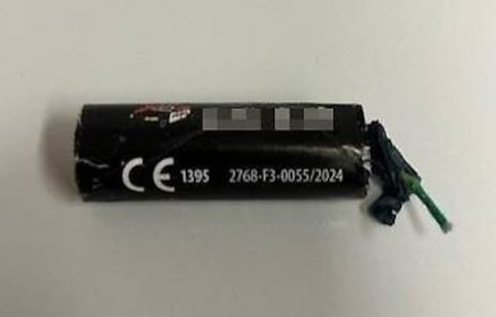 Einer der Böller, den die Polizei bei dem Buben gefunden hat