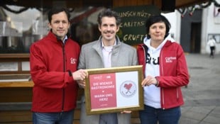 Caritas-Wien-Direktor Klaus Schwertner, Gastro-Obmann Thomas Peschta und „Gruft“-Hausherrin ...