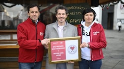 Caritas-Wien-Direktor Klaus Schwertner, Gastro-Obmann Thomas Peschta und „Gruft“-Hausherrin ...