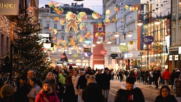 Maria Empfängnis nimmt im Handel eine Sonderrolle ein. Geschäfte wie auf der Landstraße in Linz ...