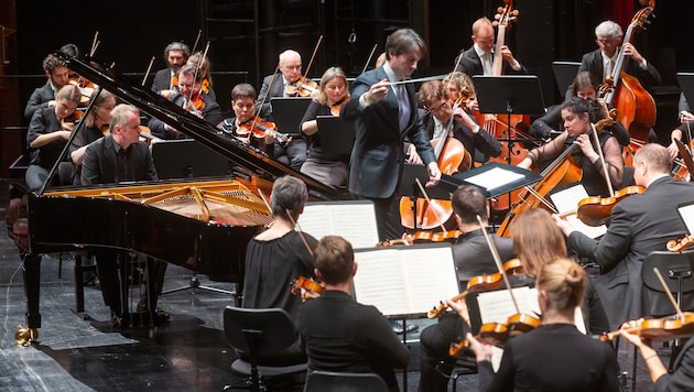 Dirigent Leo McFall und das Symphonieorchester Vorarlberg lieferten in Bregenz einmal mehr eine ...