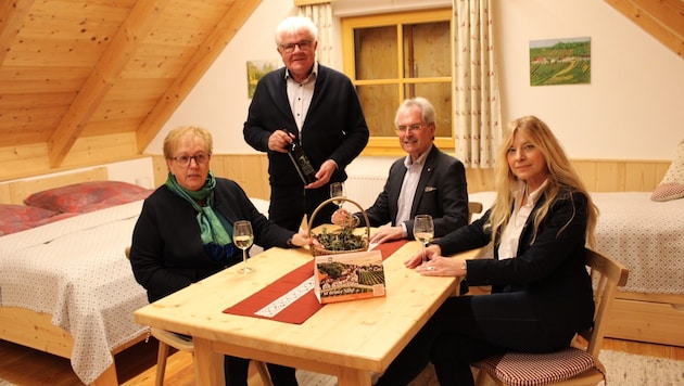 Landtagspräsident Wilfing besuchte eine Wildendürnbacher Runde in einem ...