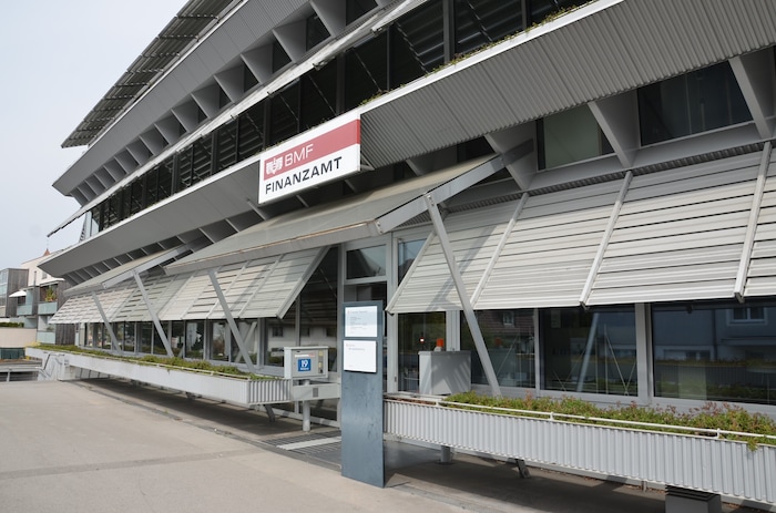 Die Mühlen der Behörden mahlen bisweilen recht langsam, die Wege sind nicht immer ...