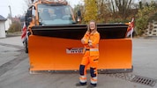 Seit vier Jahren ist Lisa Grillneder mit dem Schneepflug unterwegs.
