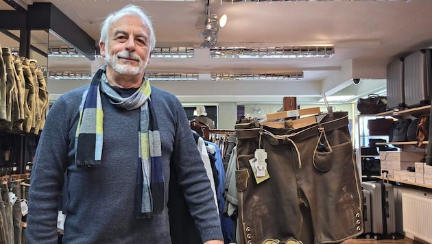 Alpenlife-Gründer Vasileios Malakontas in seinem Geschäft in St. Johann in Tirol.