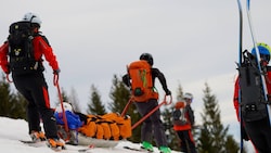 Die Pistenrettung brachte die Verletzte ins Tal. (Symbolbild)